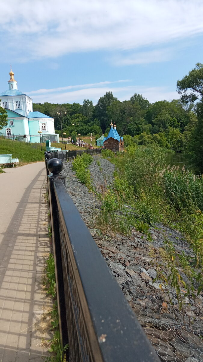 Купальни на берегу реки. 03.07.2022 