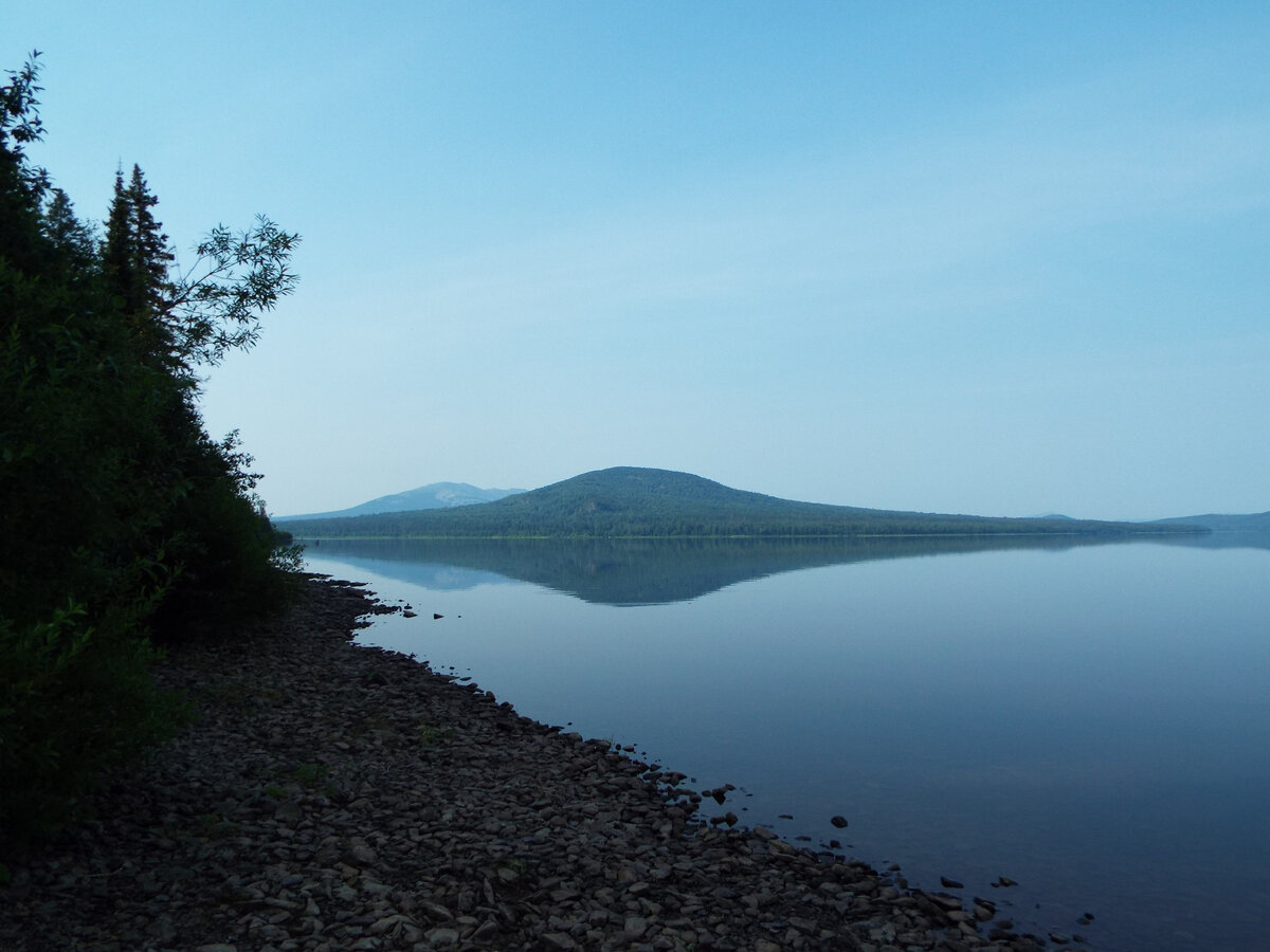 озеро Зюраткуль рано утром.
