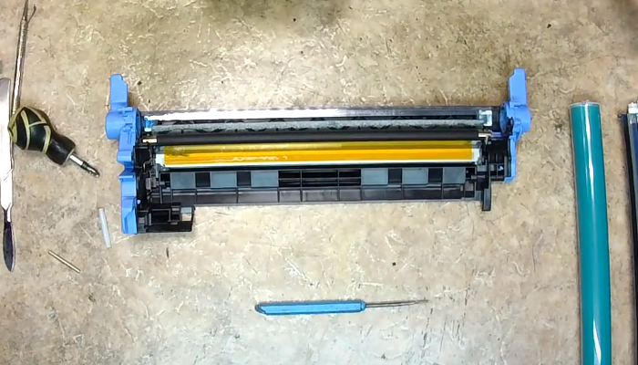 Фото 50. Выкручиваем указанные винты