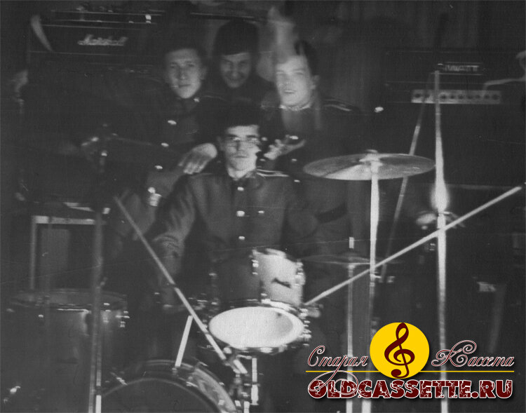 виа Фаэтон - г.Тамбов - За барабаном Обрываев Владимир. Во втором ряду слева направо: Макаров Юрий, Степанов Вадим, Панкратов Константин - oldcassette.ru