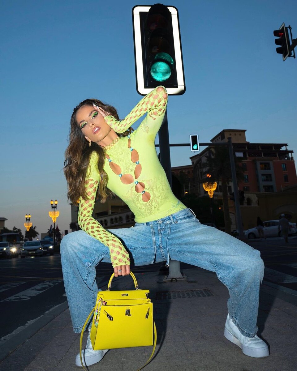     Изабель Гулар