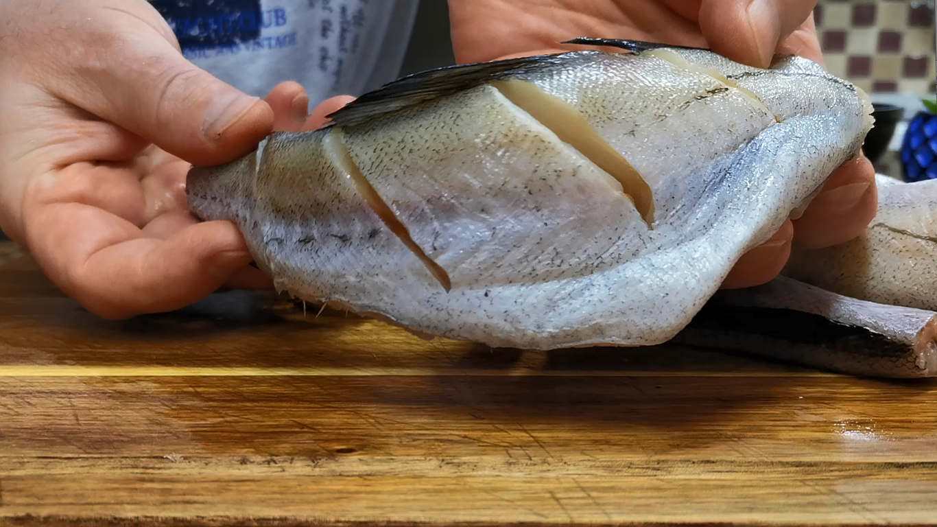 Старый советский рецепт, вкуснее еще никто не придумал. Простой минтай, а  вкусно по-царски (рыба в духовке)