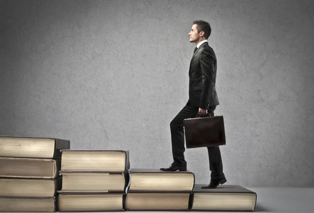 Как развиваться в выбранной сфере: 10 ключевых шагов к успеху.