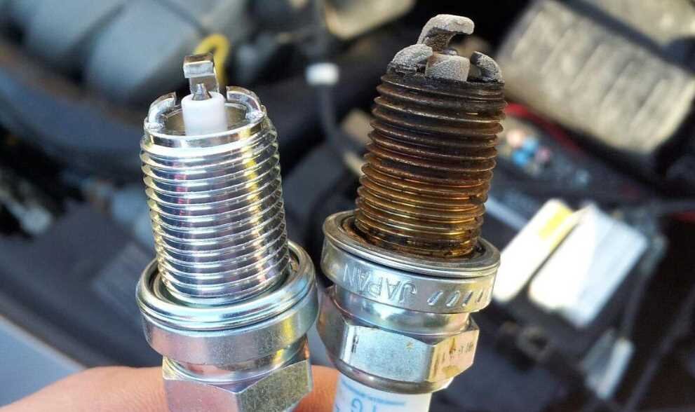 Прежде чем перейти к действиям в случае залитых свечей, давайте разберемся, почему это может произойти и какие жидкости могут на них попасть.