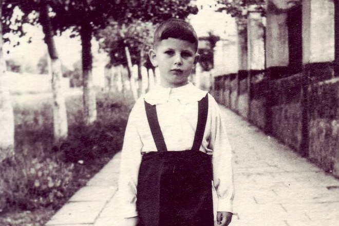 Михаил Веллер в детстве