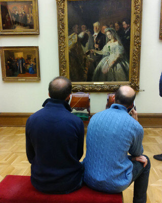 У картины "Неравный брак" в Третьяковке. Фото автора     