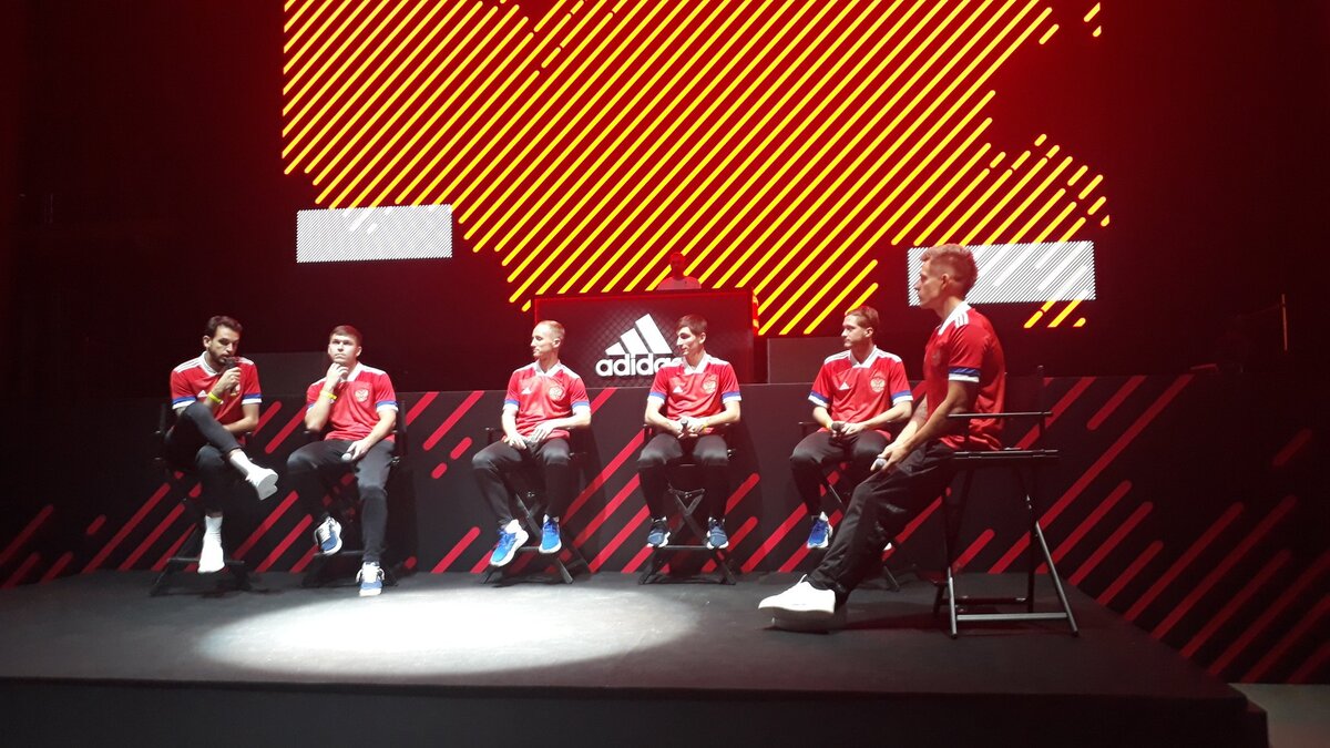 Презентация формы сборной России. Фото Артема Локалова.