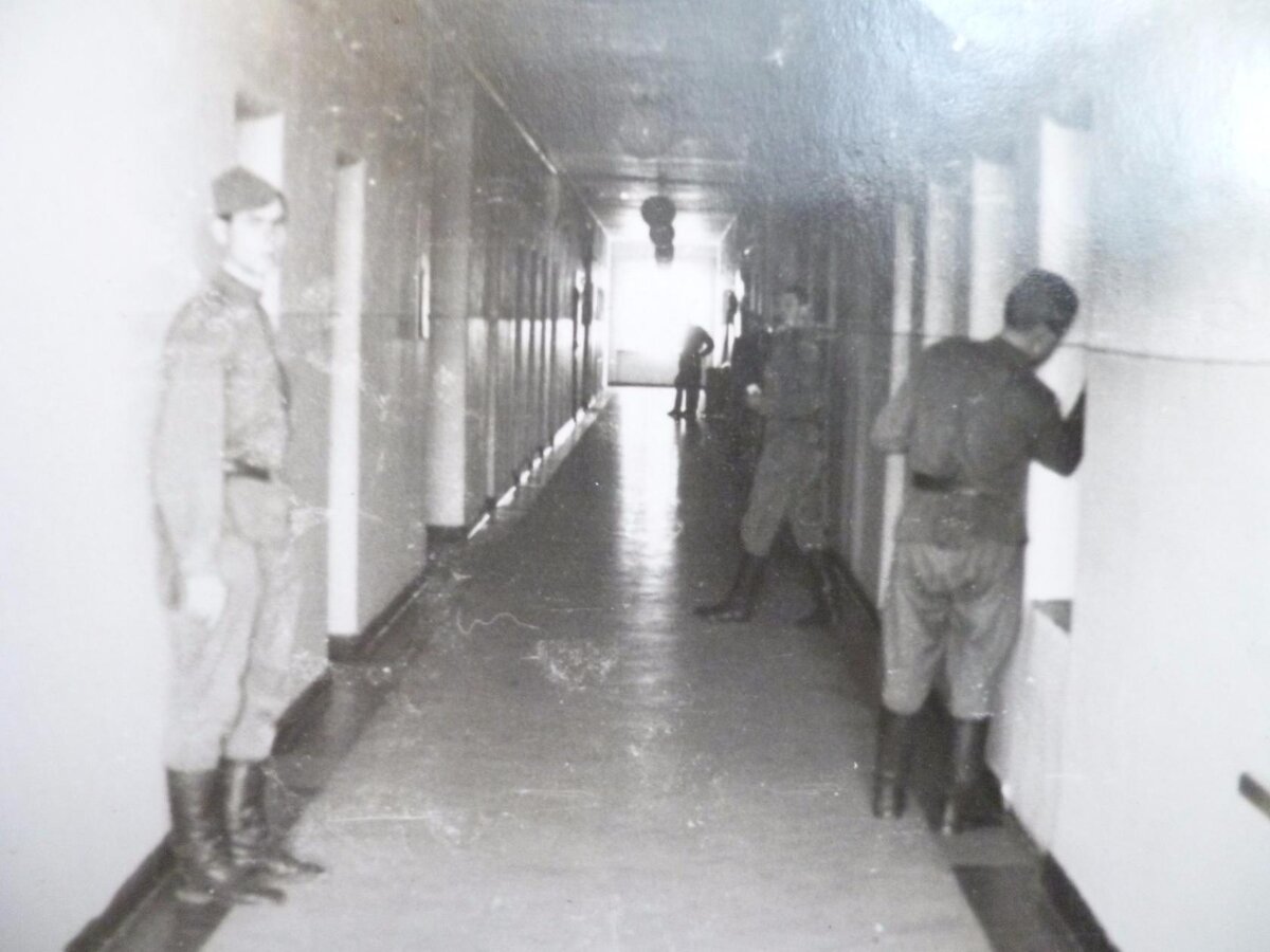 Наряд шуршит...