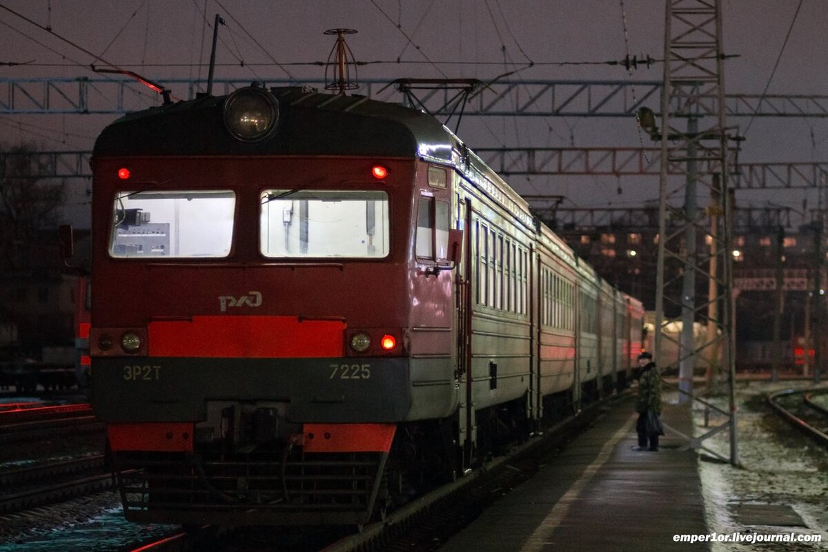 Электропоезд ЭР2Т-7225 рейсом Рязань - Гавердово. ст. Рязань-1.