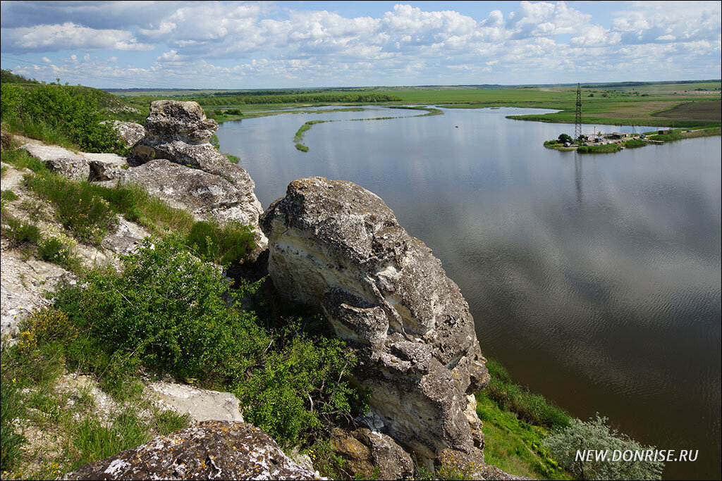Меловые дивы над водохранилищем
