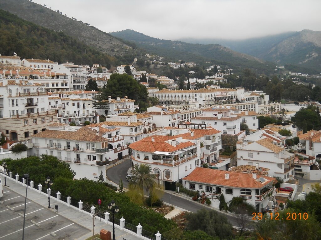 Белые домики под палящим солнцем Андалусии: как живется в городке Михасе