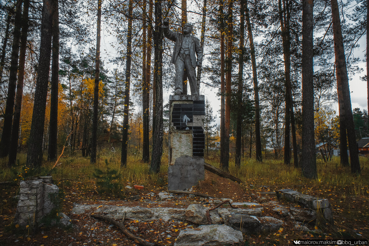 Вернулся спустя два года в военный городок. Полная разруха, украли даже «Ракеты С-25 Беркут»!