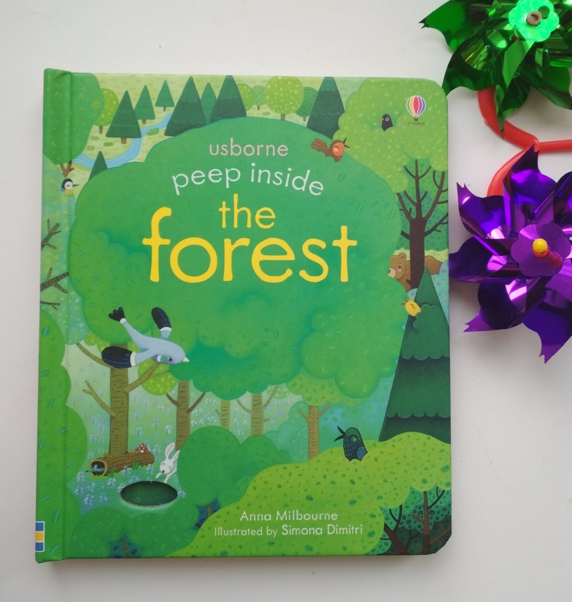 Обложка книги  «The Forest», автор:  Anna Milborne, иллюстрации: Simona Dimitri