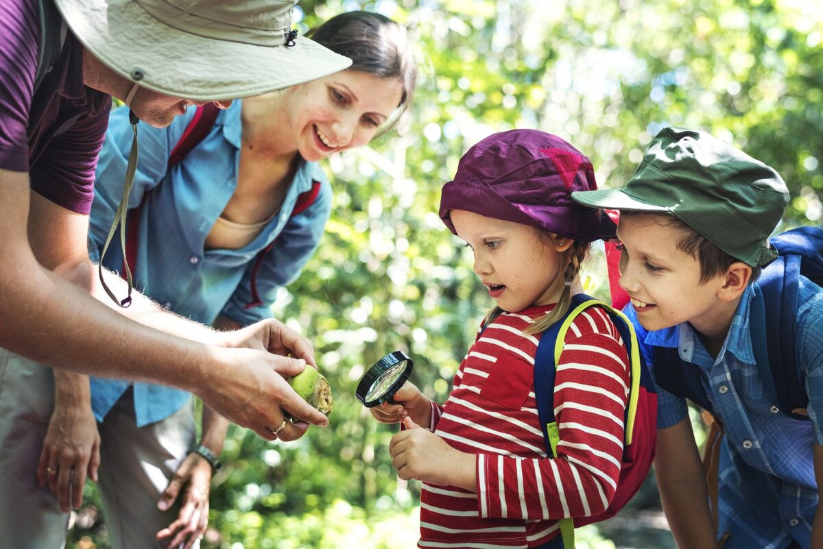 Туристический поход дети командный дух. Дети приключения фото. Science and nature with Kids. Whistling outdoors. Camping together