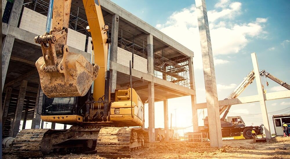 Застройщикам Екатеринбурга разрешили продолжить работу во время карантина
