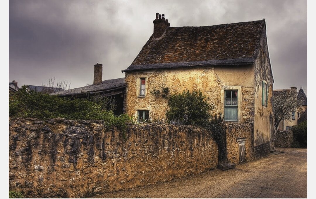 Old france. Особняк Айви Хаус. Вьель-Мэзон. Деревенский дом Франции 18 век. Франция 19 век деревня.