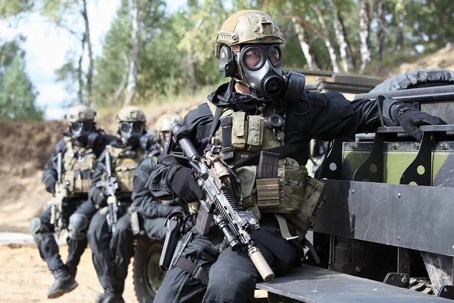 Uk special forces. Британский отряд SAS. Противогаз спецназа SAS. Special Air service SAS. Экипировка бойцов SAS.