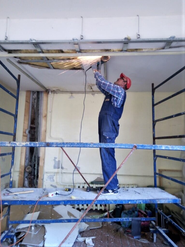 В здании будущего Центра сейчас полным ходом идет ремонт. Фото: vk.com/club22551875.