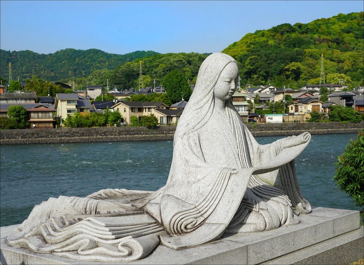 Мурасаки сикибу. Статуя Мурасаки Сикибу. Мурасаки Сикибу японская поэтесса. Мурасаки Сикибу Fate.