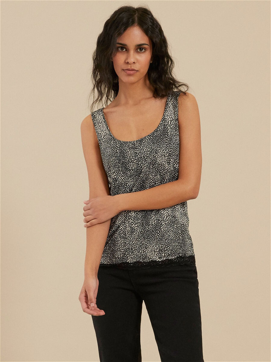 Топ. 298р. Zarina.