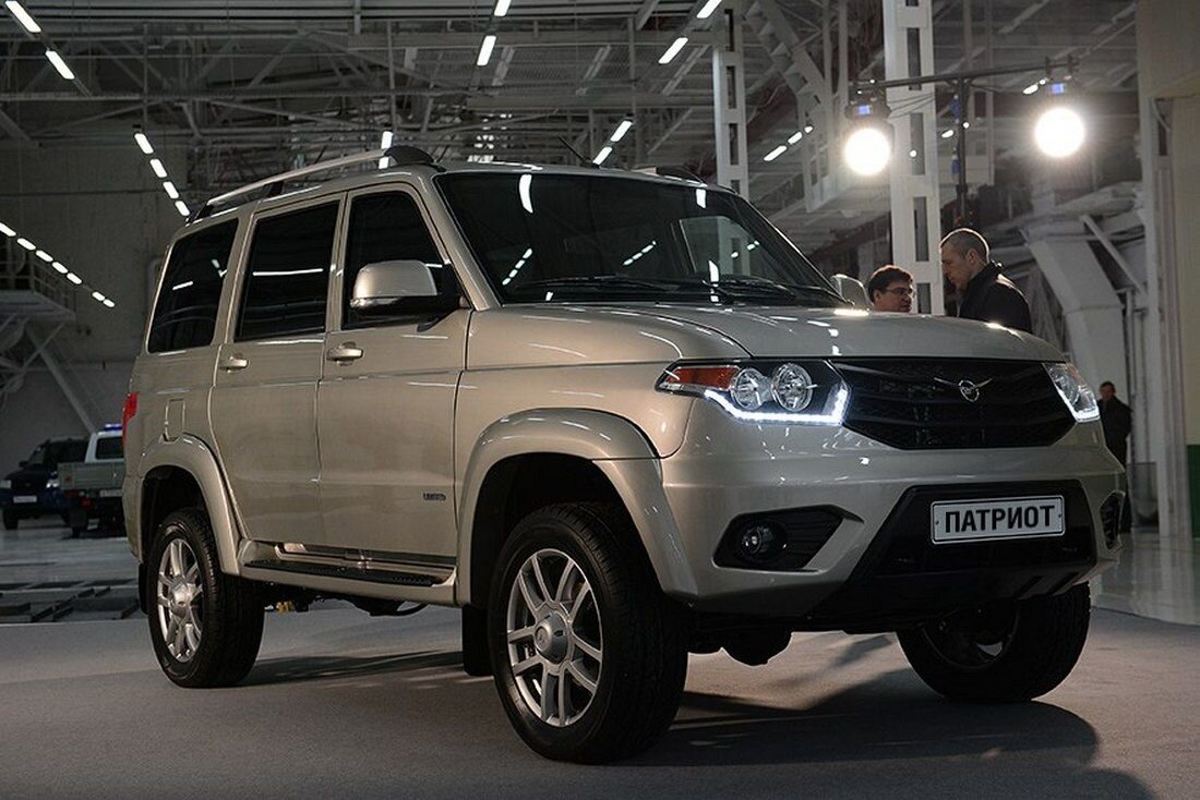 Фото 1: УАЗ Патриот "Буханка" (Источник: Яндекс.Картинки)