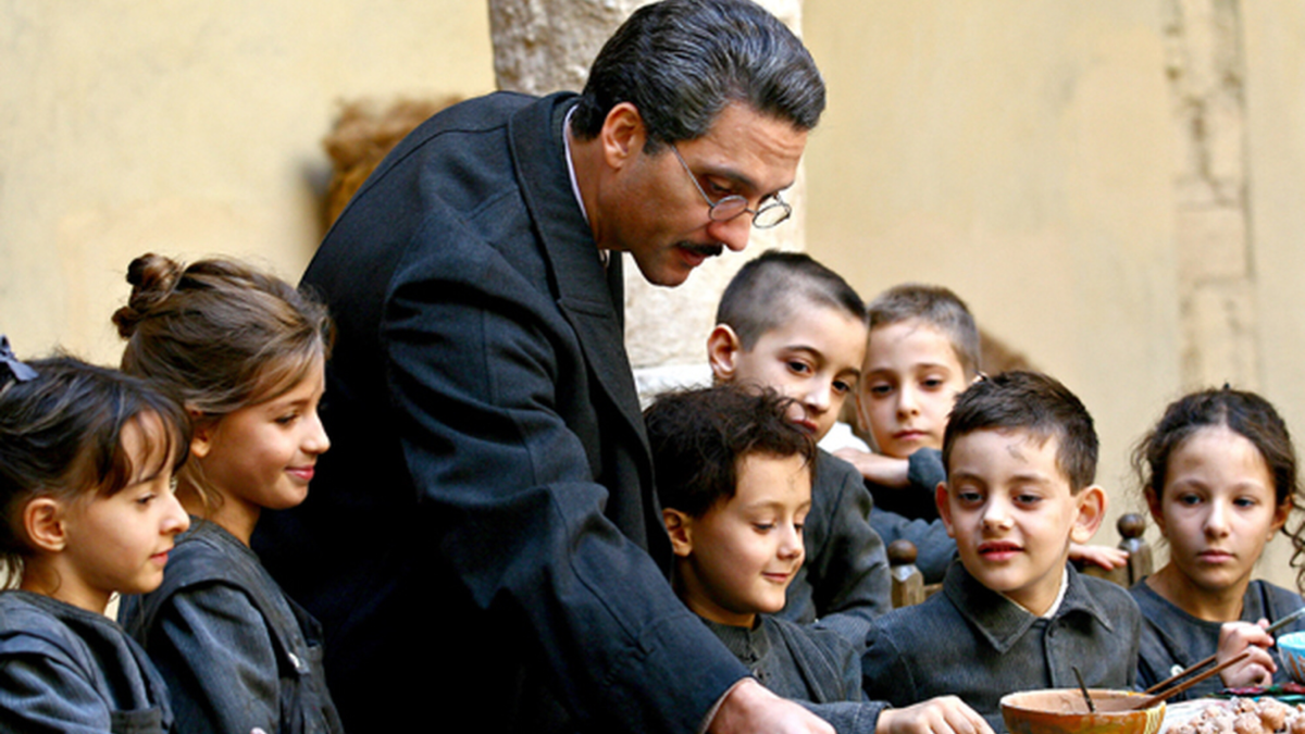 Кадр из фильма «Джузеппе Москати: Исцеляющая любовь»