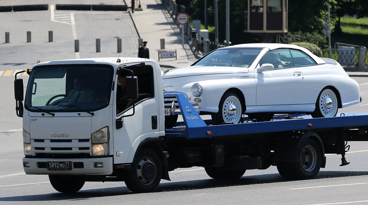 государственные регистрационные знаки для автомобилей подобраны неслучайным образом - год окончания войны 1945 и год 75-летия Победы 2020