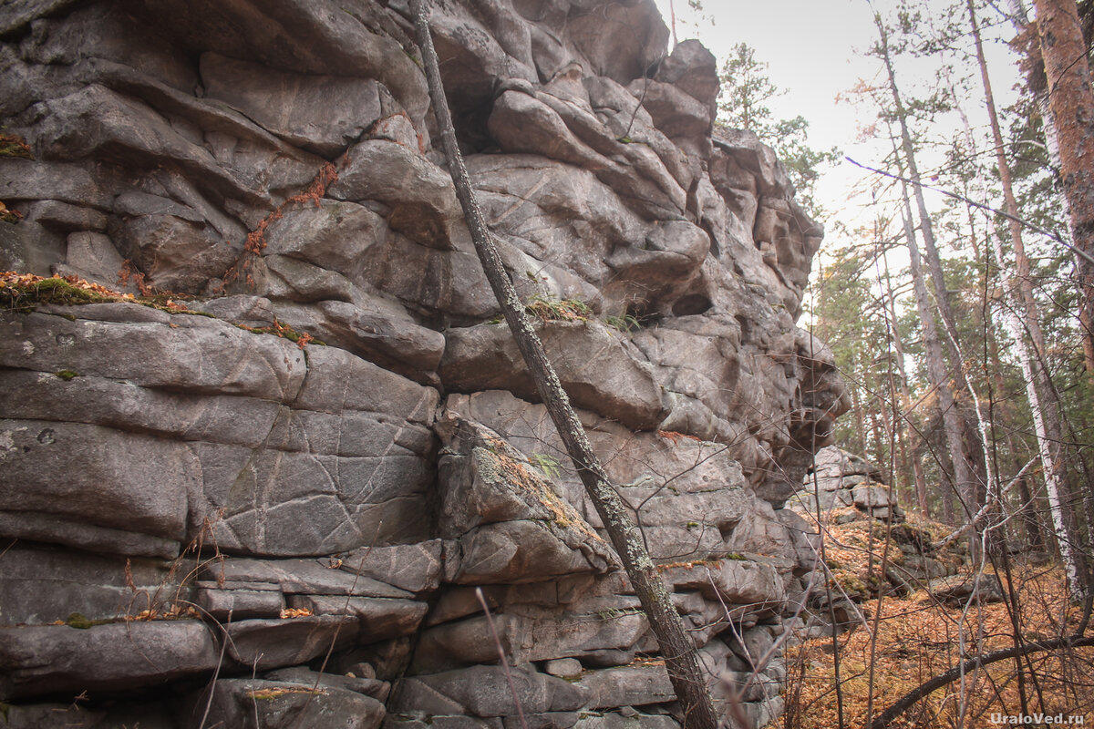 Скала Исетский Дыроватик
