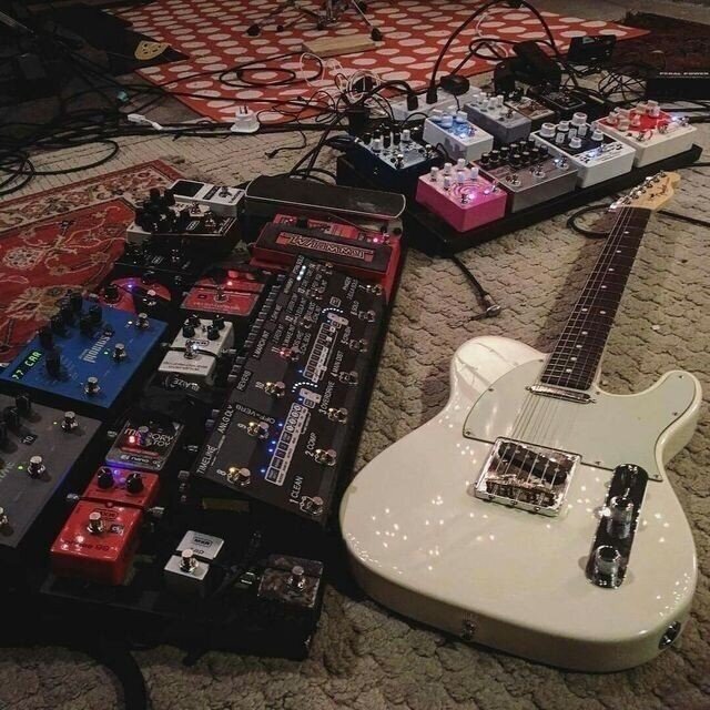Electric guitar