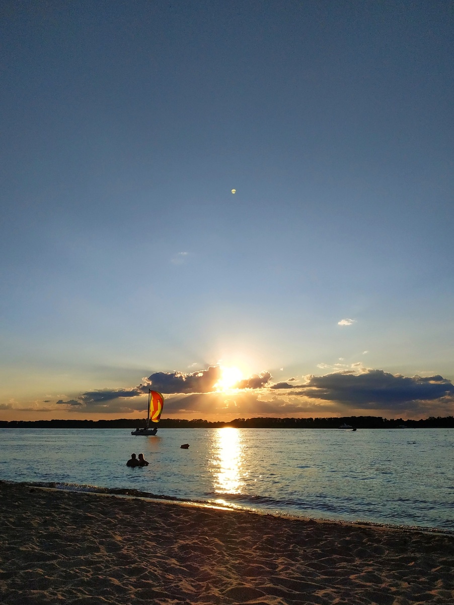 Этим летом были по-настоящему прекрасные закаты. 