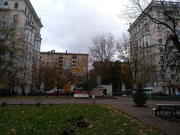 Погода на войковской на неделю. Сталинский дома на Войковской. Сталинский дом на Войковской.