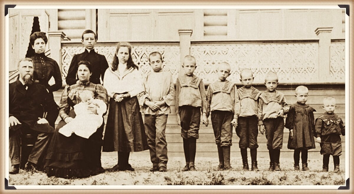 А. Пийр. Рыбинский купец Л.Л. Попенов с семьей. 1910-1917 Ярославская губерния, город Рыбинск 