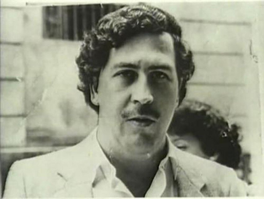 Эскобар пушкин. Пабло Эскобар. Эмилио Эскобар. Pablo Emilio Escobar. Па́бло Эми́лио Эскоба́р Гави́рия.