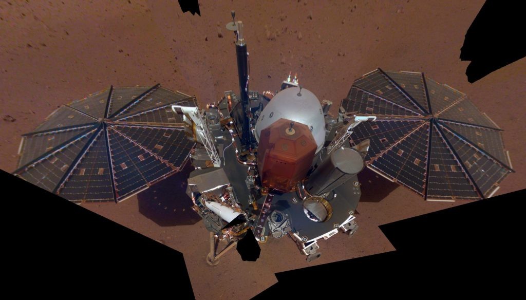 Селфи NASA InSight