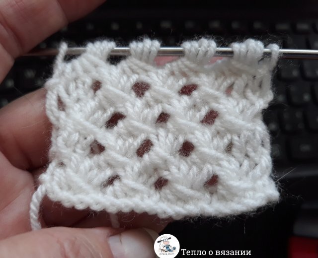 ...так — из российского же акрила спицами № 2,25.