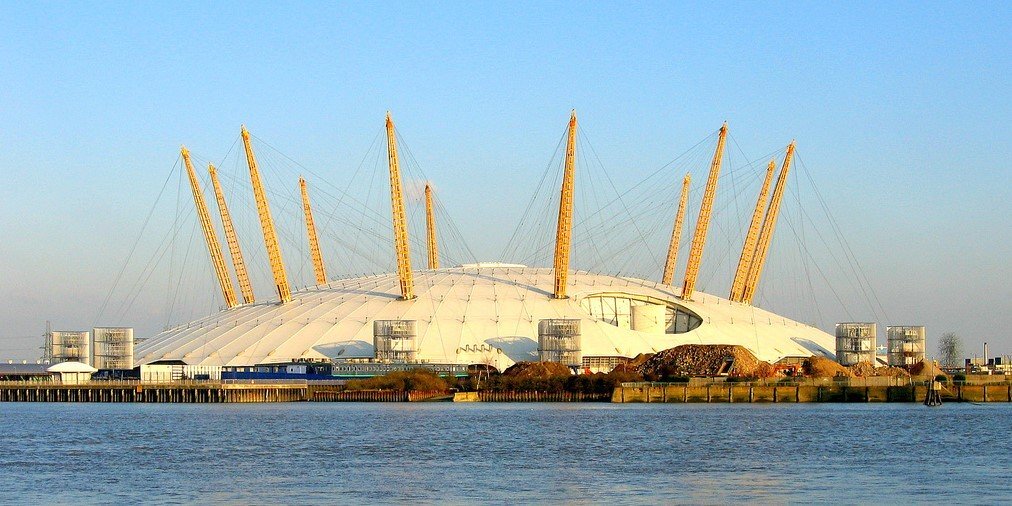 Налет на  Купол тысячелетия (2000 г., Лондон)
