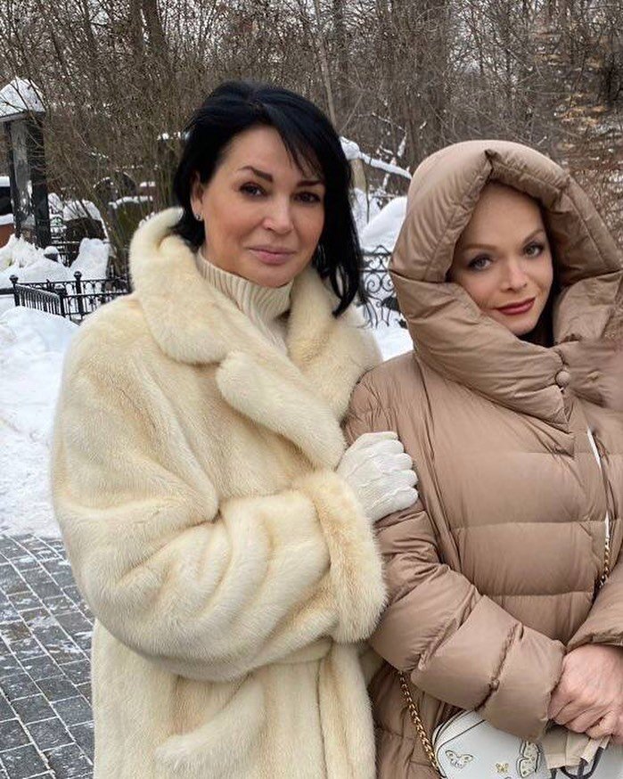 Вдова Александра Абдулова Юлия и Лариса Долина @larisa.dolina.official