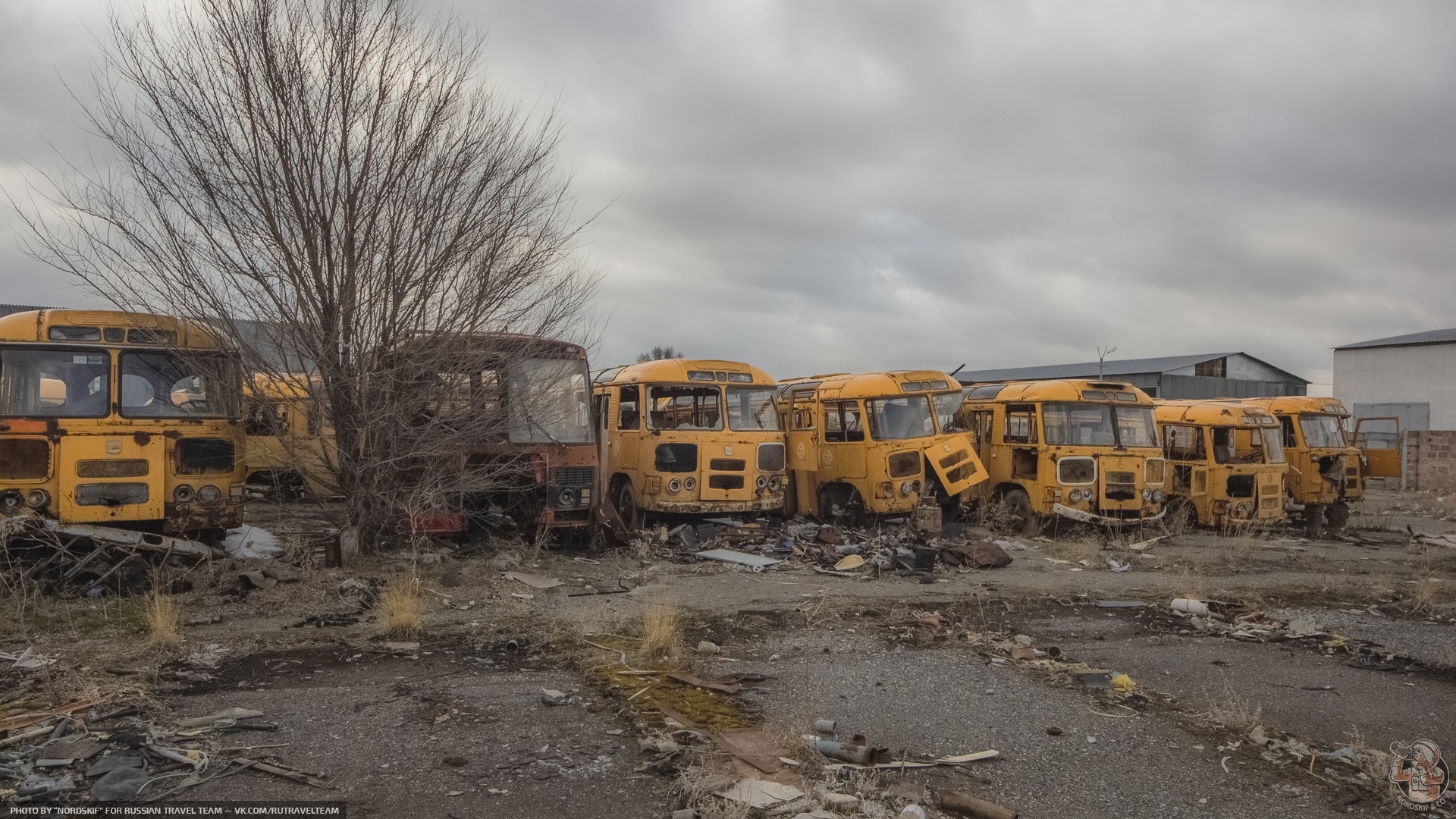Нашли огромное кладбище советских автобусов в Закавказье. СССР ушёл, а вмести с ним ушла цивилизация?0