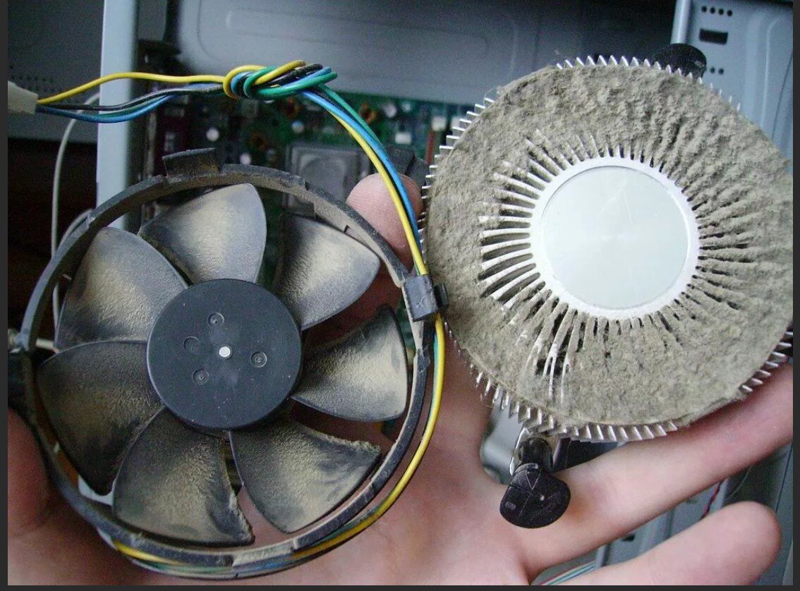 Радиатор охлаждения Процессора в своем не наилучшем состоянии)