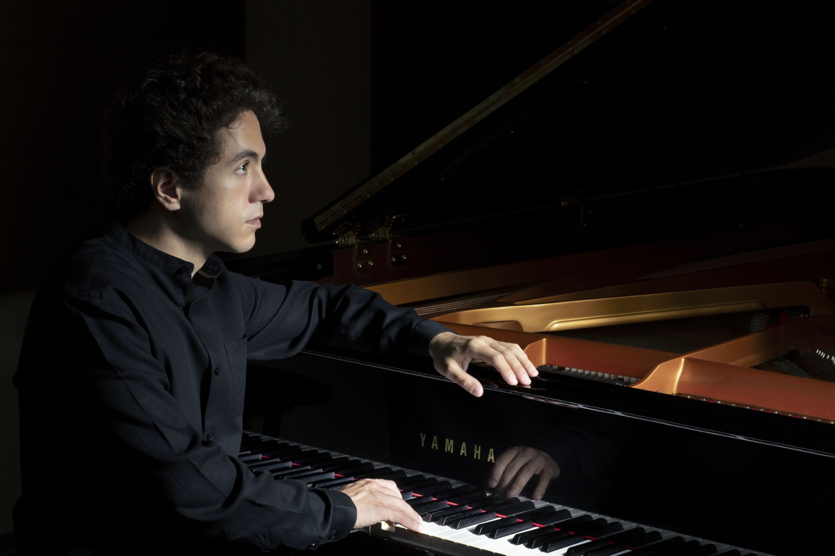 Пианист Константин Емельянов и рояль Yamaha
