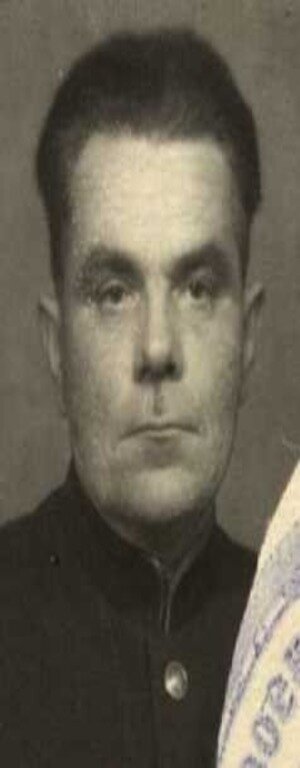 фото из учетной карточки.