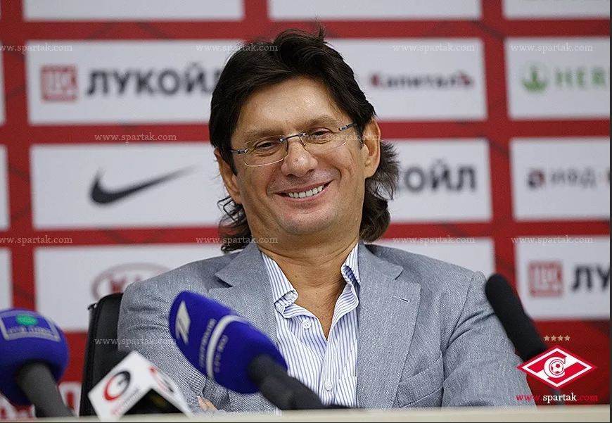 Как оценить его 18 лет в Спартаке? Плохо, конечно! Вся страна мечтала играть за клуб, ресурсы при этом огромные..