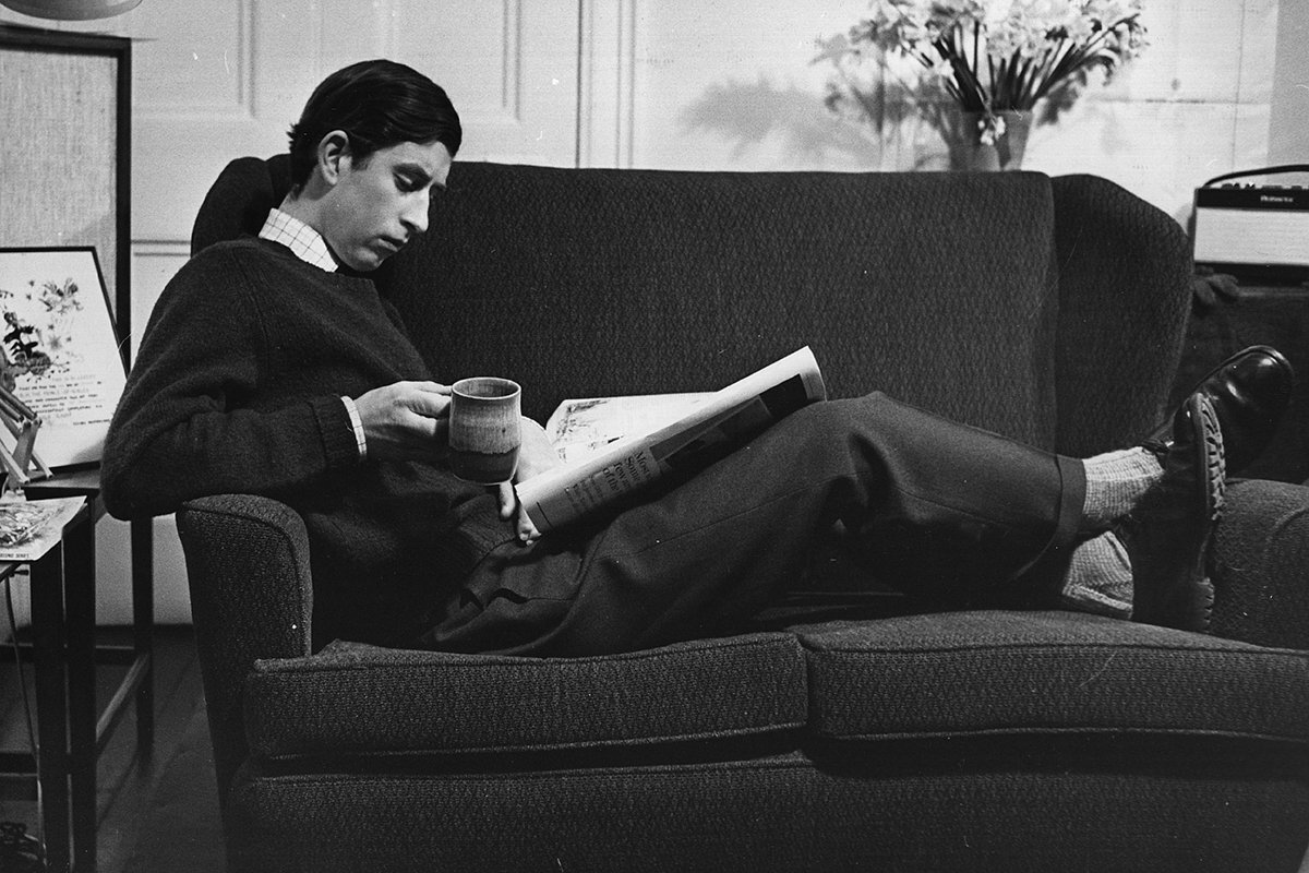 Чарльз за чтением газеты, 1969 годФото: Keystone / Hulton Archive / Getty Images