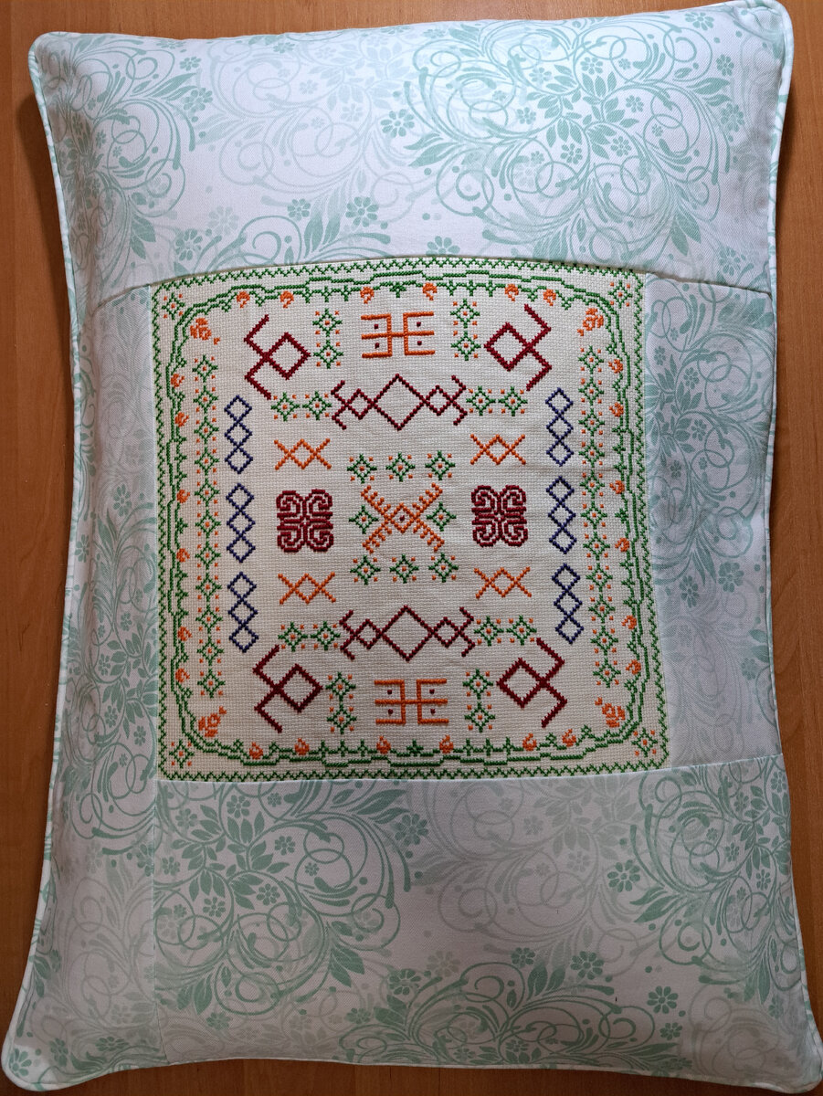 Набор для вышивки подушки в ковровой технике Котята 40х40см
