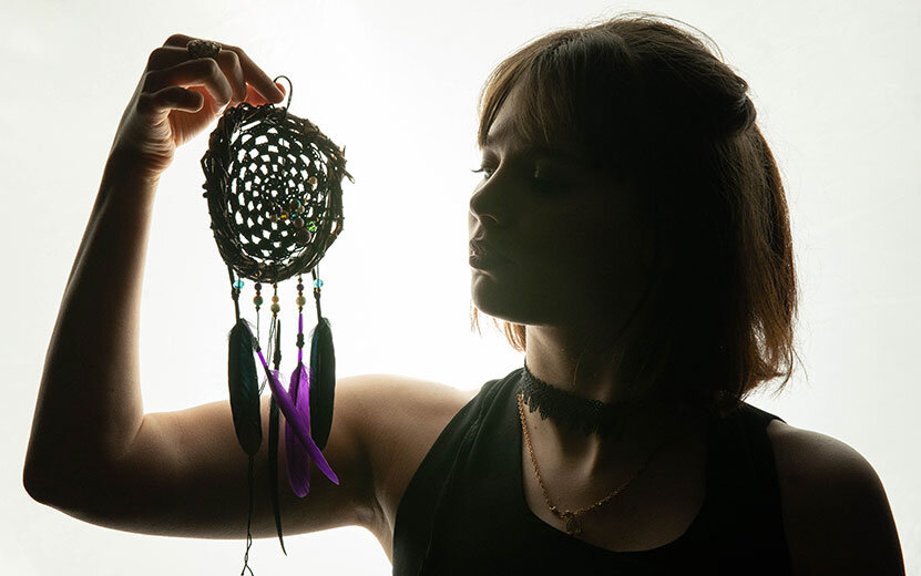    Гороскоп на 9 ноября: Козерогам для удовольствия нужна постель, а Ракам придется быть осторожными с партнерами