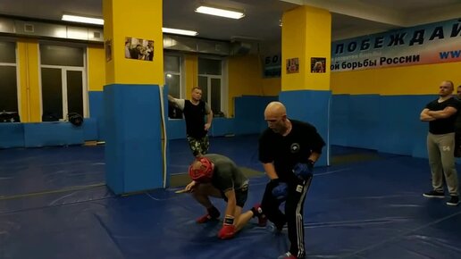 От удара ножом по шее. Ударное подавление атаки. В. Н. Крючков | KVNDED ...