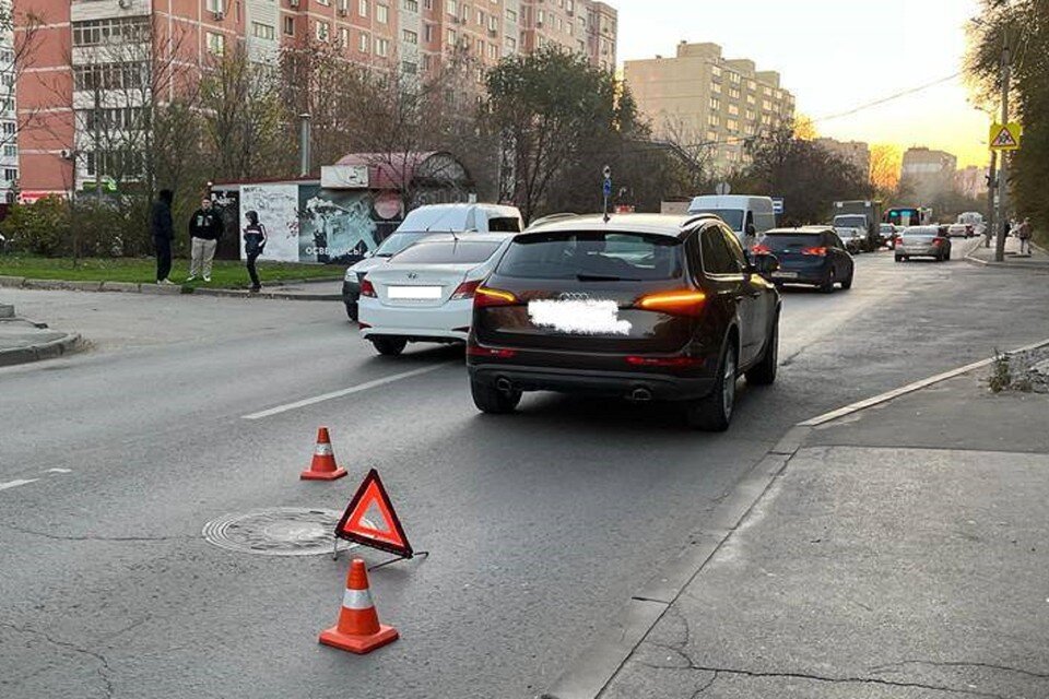     В Ростове элитная иномарка сбила подростка. Фото: ГИБДД по РО.