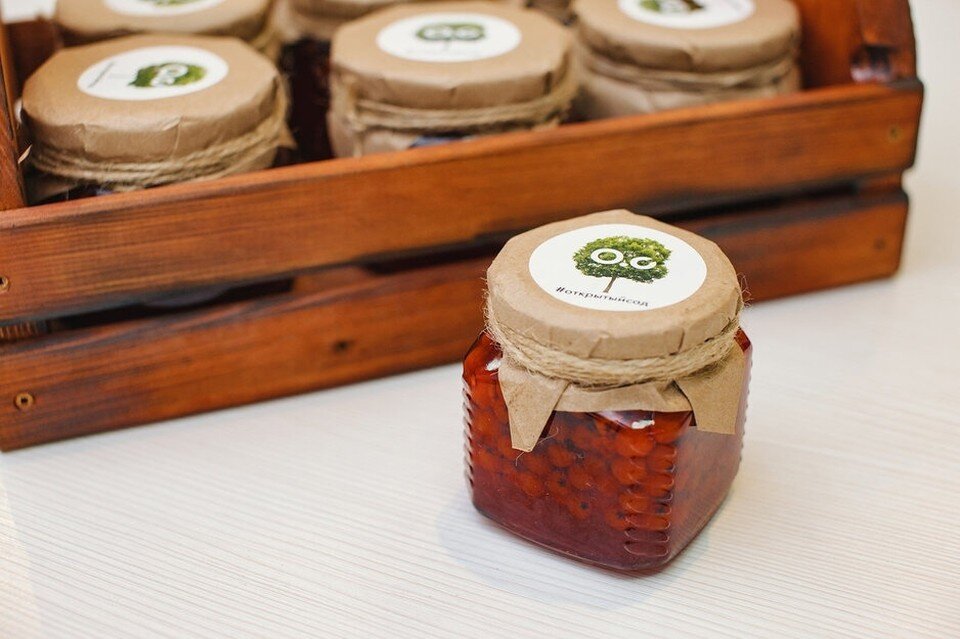     Полезнее всего есть варенья-пятиминутки и перетертые с сахаром ягоды Сергей ГРАЧЕВ