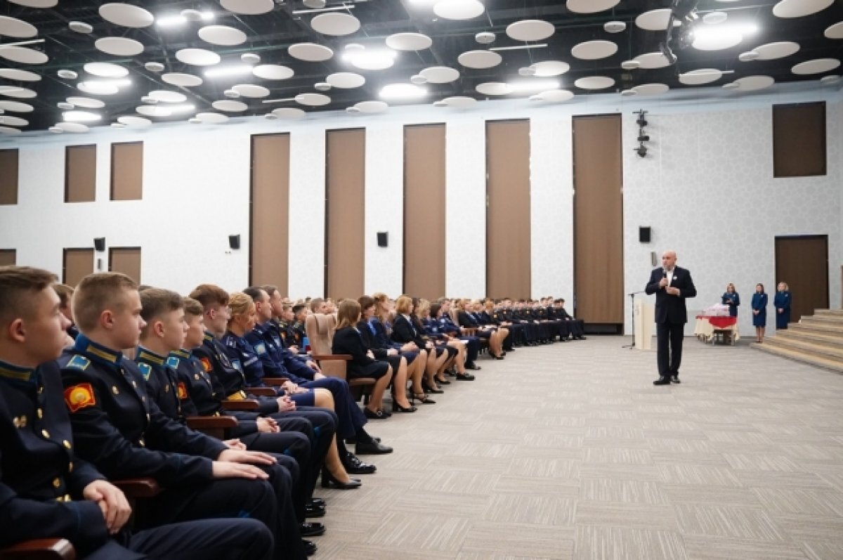    Цивилёв наградил студентов и сотрудников Кемеровского кадетского училища