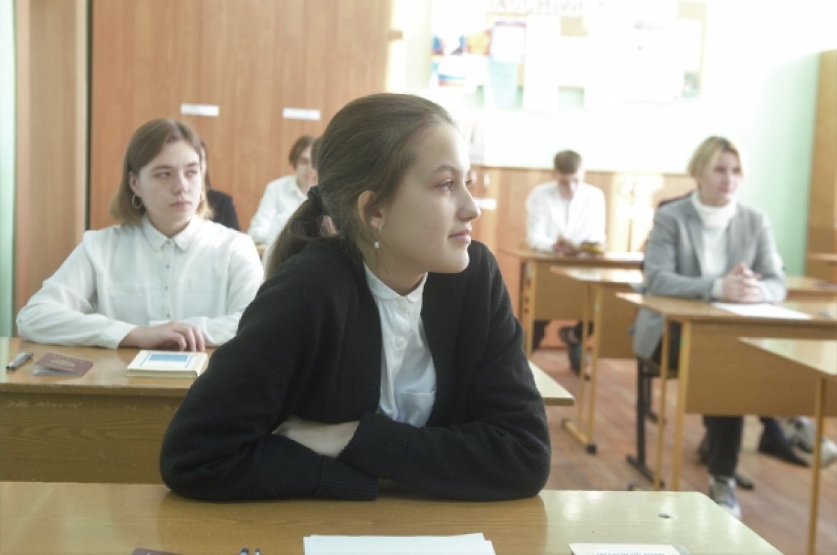    О духовности, семье и природе. В Туле школьники написали итоговое сочинение